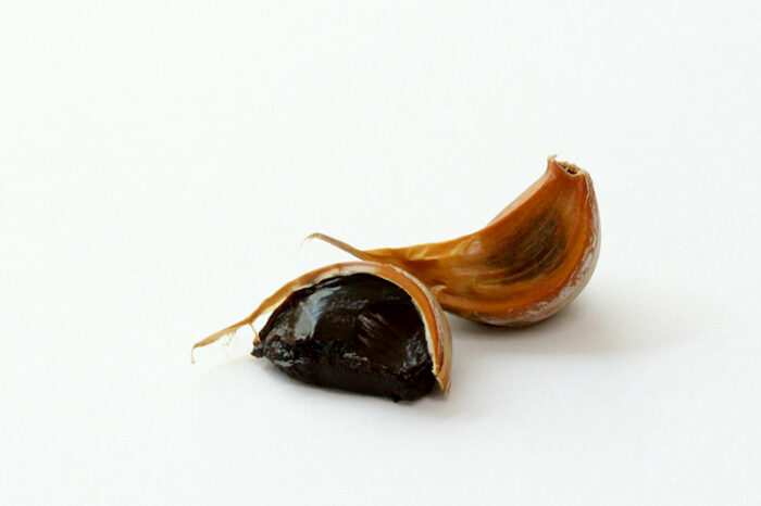 ail noir gousse